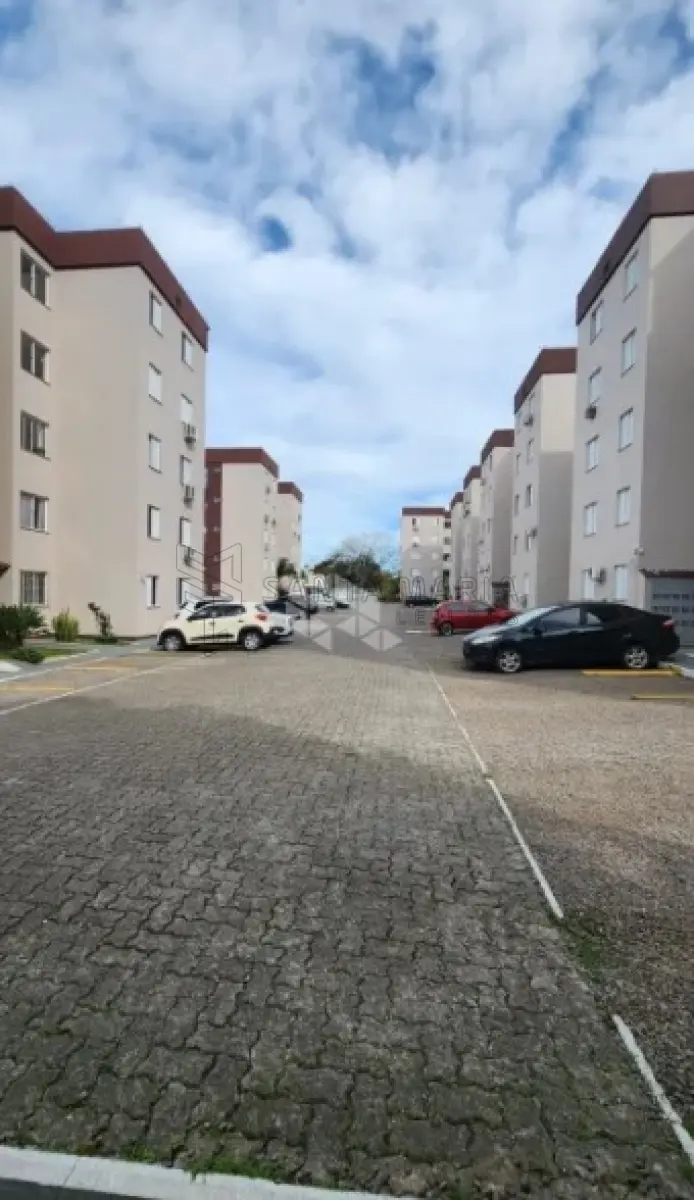 LOTE 001 - Apartamento 505, localizado no quarto andar ou quinto pavimento do bloco B do Residencial Araçá, situado à Rua Pedro Américo nº 06, Bairro Camobi em Santa Maria/RS, com a área privativa de 47,4296m², uma área total de 53,8992m² e fração ideal equivalente a 0,00834 no terreno e coisas de uso comum. Matriculado sob nº 116.231 do CRI de Santa Maria/RS.