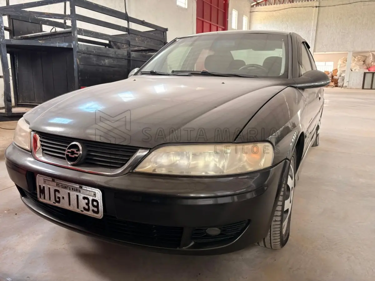 LOTE 001 - Veículo GM/VECTRA COLLECTION, ano/modelo 2005/2005, placas MIG1139, RENAVAM 854275622, na cor cinza.