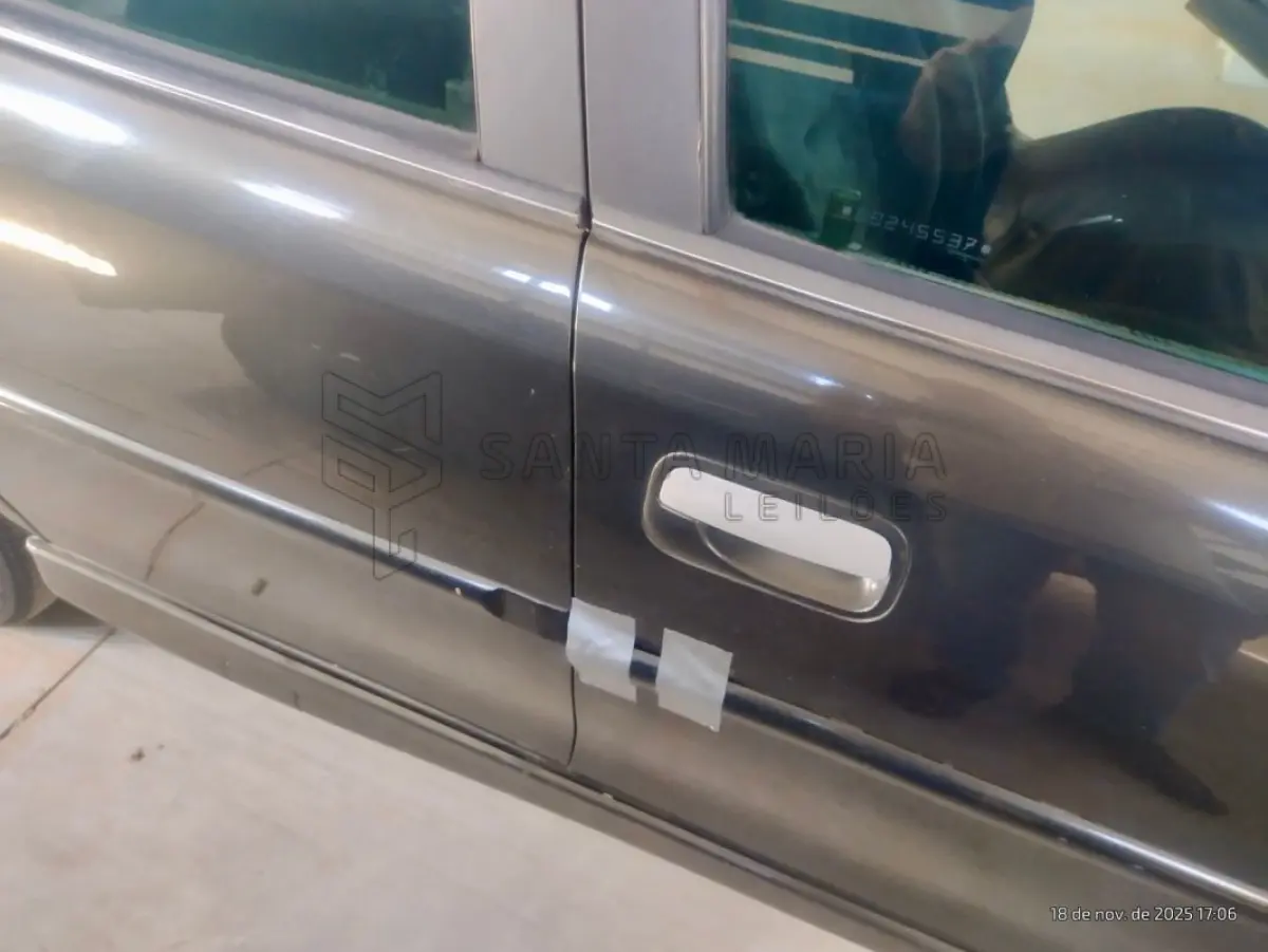 LOTE 001 - Veículo GM/VECTRA COLLECTION, ano/modelo 2005/2005, placas MIG1139, RENAVAM 854275622, na cor cinza.