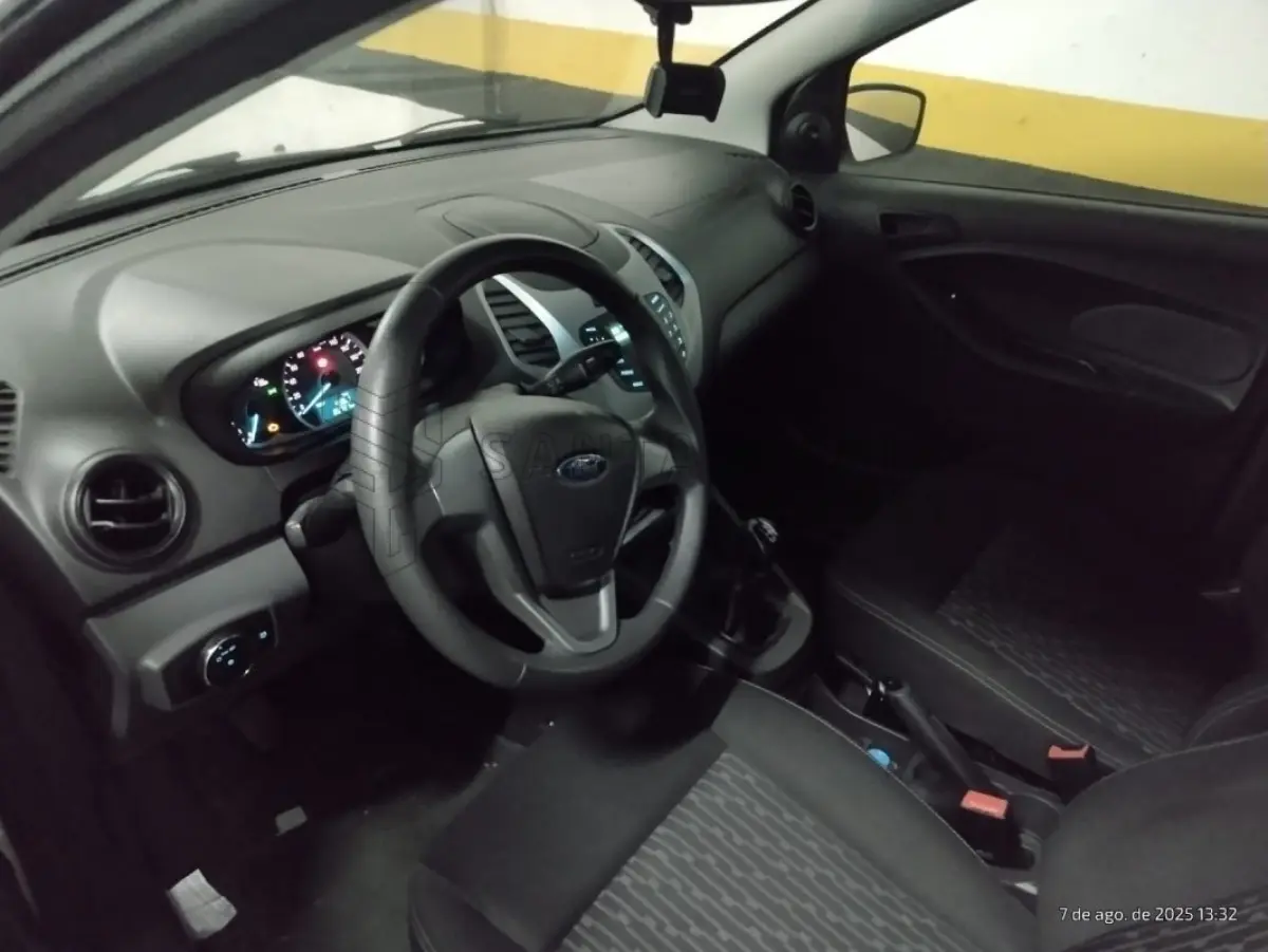 LOTE 006 - Veículo Ford Ka Hatch 1.5, 2014/2015, placas IWD5933, 4 cilindros.