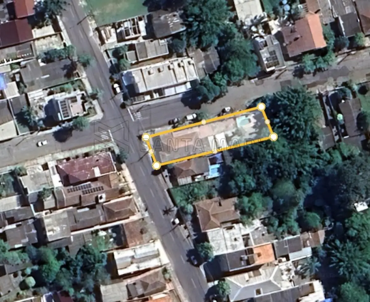 LOTE 003 - Direitos e ações de uma casa de alvenaria, com a área construída averbada de 173,79m² e do terreno com a área de 562,65m² na Rua Antero Corrêa de Barros, n° 136 em Santa Maria/RS, com as seguintes medidas e confrontações: a Oeste, mede 12,10m e faz frente à Rua Antero Corrêa de Barros; nos fundos, a Leste, mede 12,10m e confronta com uma sanga ali existente; e, ao Sul, mede 49,50m de extensão da frente ao fundo. Matriculado sob n° 55.267 do CRI de Santa Maria/RS.