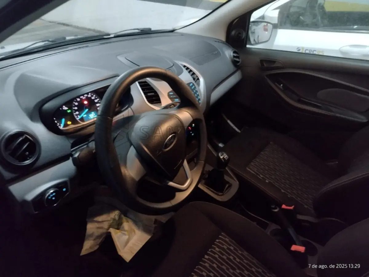 LOTE 005 - Veículo Ford Ka Hatch 1.5, 2014/2015, placas IDW4G18, 4 cilindros.
