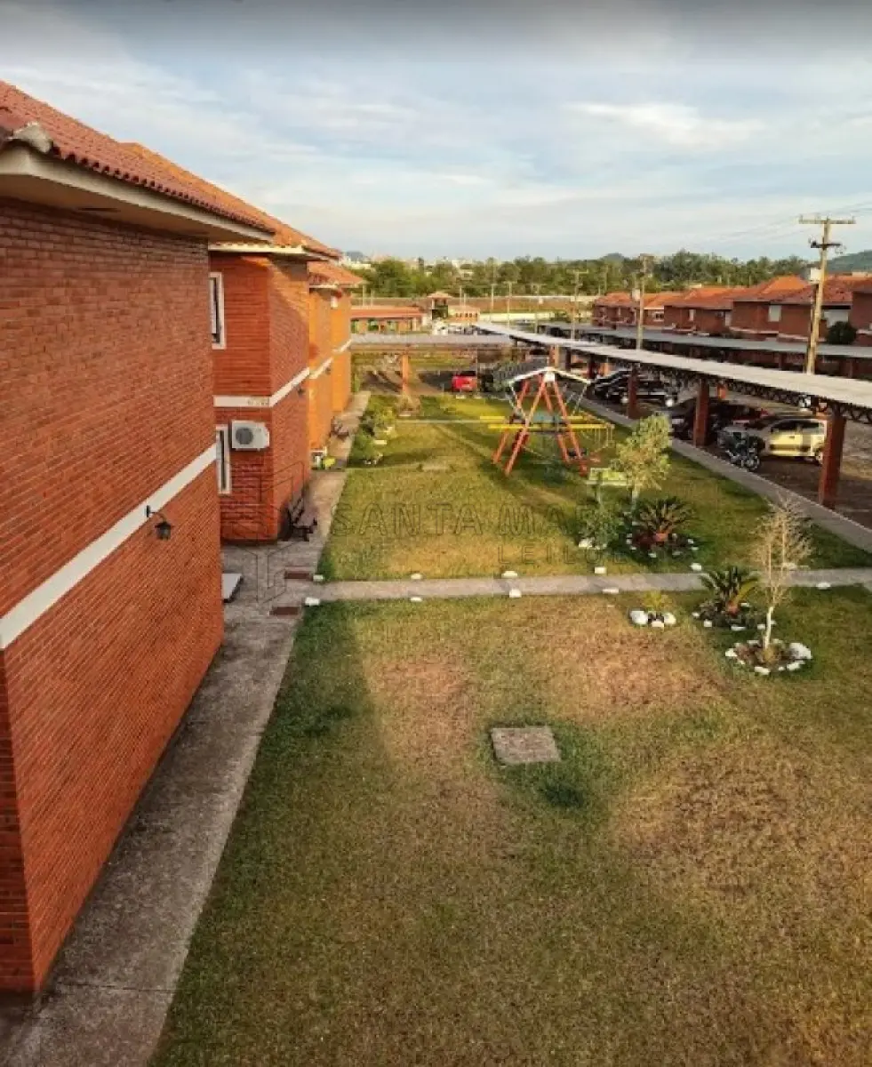 LOTE 001 - Apartamento nº107, localizado no térreo do bloco G-2 do Condomínio Horizontal Arco Verde em Santa Maria/RS, possuindo 1 dormitório, sala, cozinha e banheiro, com área privativa de 39,3100m² e a área total de 40,2500m². Matriculado sob nº 80.499 do CRI de Santa Maria/RS. E, uma Vaga de Estacionamento nº 634 com cobertura, do Condomínio Horizontal Arco Verde em Santa Maria/RS, com área privativa de 2,7286m² e a área total de 10,9147m². Matriculado sob nº 81.431 do CRI de Santa Maria/RS.
