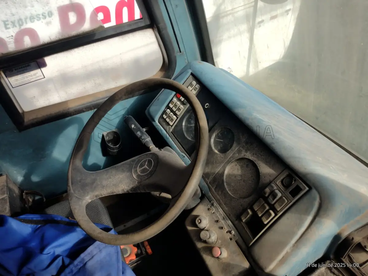 LOTE 021 - Ônibus M.BENZ/OF 1620, ano/modelo 1996/1997, placas IFR7448, RENAVAM 664529127, na cor branca, situação: ruim/motor.