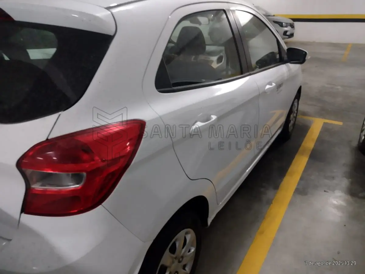 LOTE 005 - Veículo Ford Ka Hatch 1.5, 2014/2015, placas IDW4G18, 4 cilindros.
