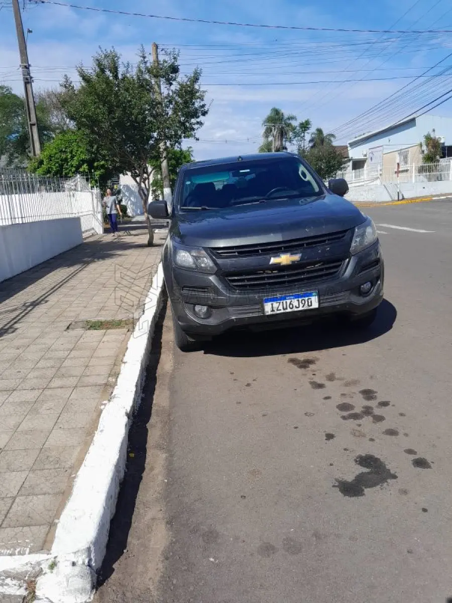 LOTE 001 - Caminhonete CHEVROLET/S10 LT DD4A, ano/modelo 2019/2020, placas IZU6J90, RENAVAM 1218178318, diesel, na cor cinza.