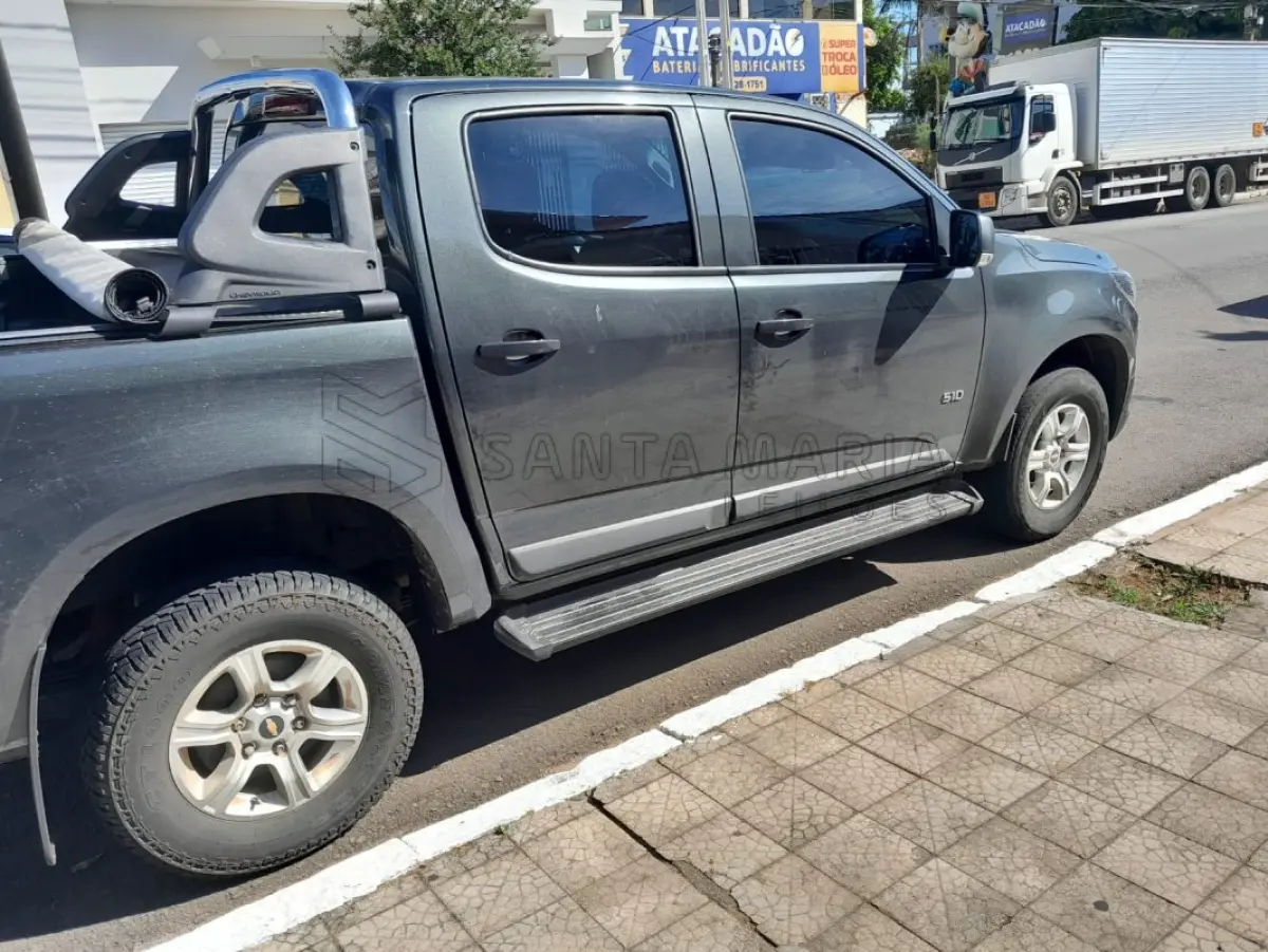 LOTE 001 - Caminhonete CHEVROLET/S10 LT DD4A, ano/modelo 2019/2020, placas IZU6J90, RENAVAM 1218178318, diesel, na cor cinza.