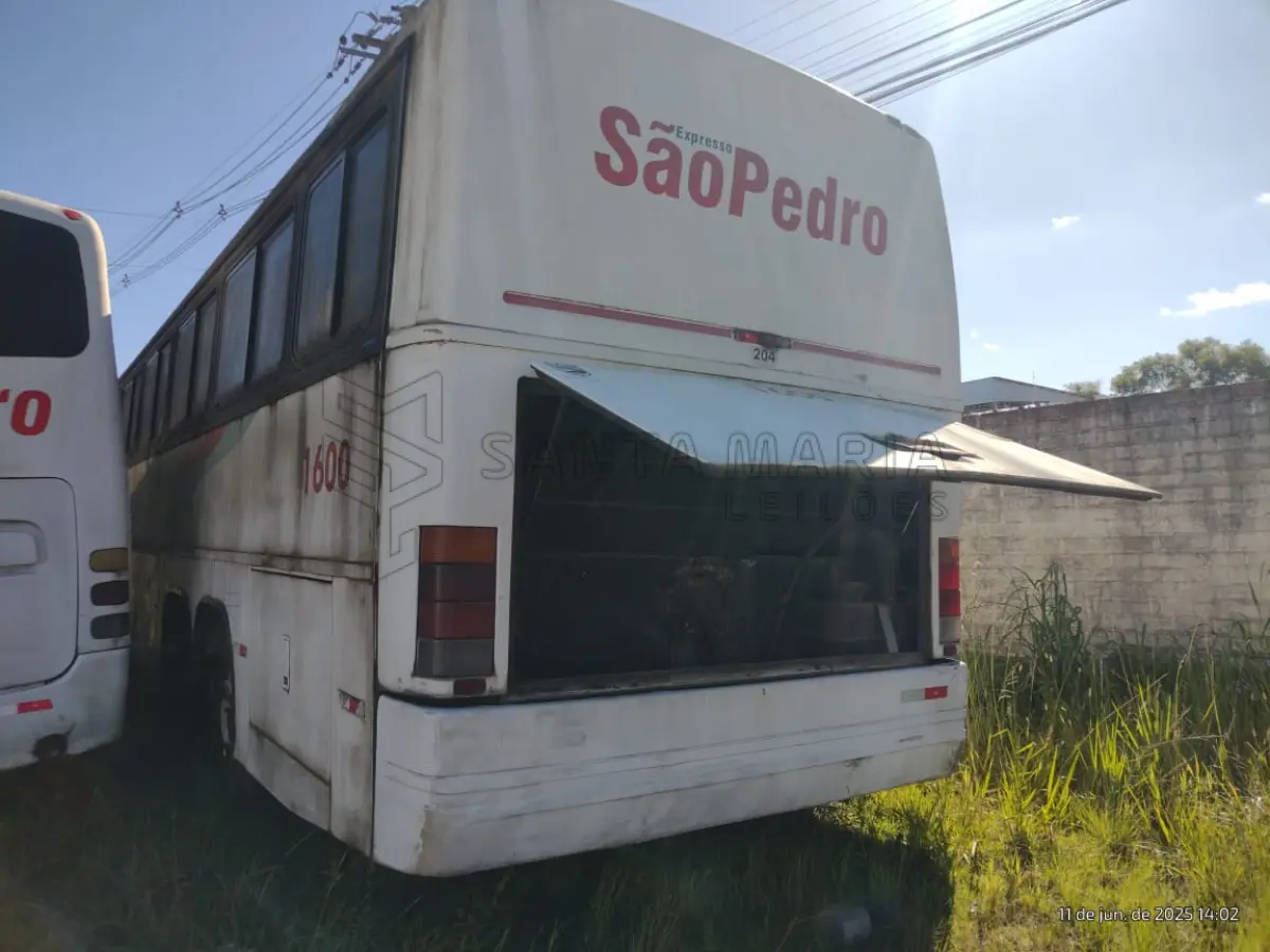 LOTE 005 - Ônibus M.BENZ/OF 1620, ano/modelo 1996/1997, placas IFR7448, RENAVAM 664529127, na cor branca, situação: ruim/motor.