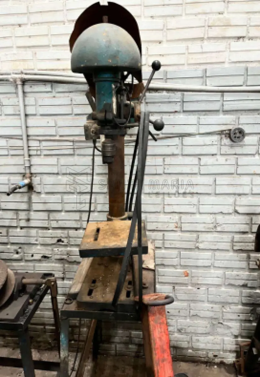 LOTE 006 - EQUIPAMENTOS OFICINA E ALMOXARIFADO.