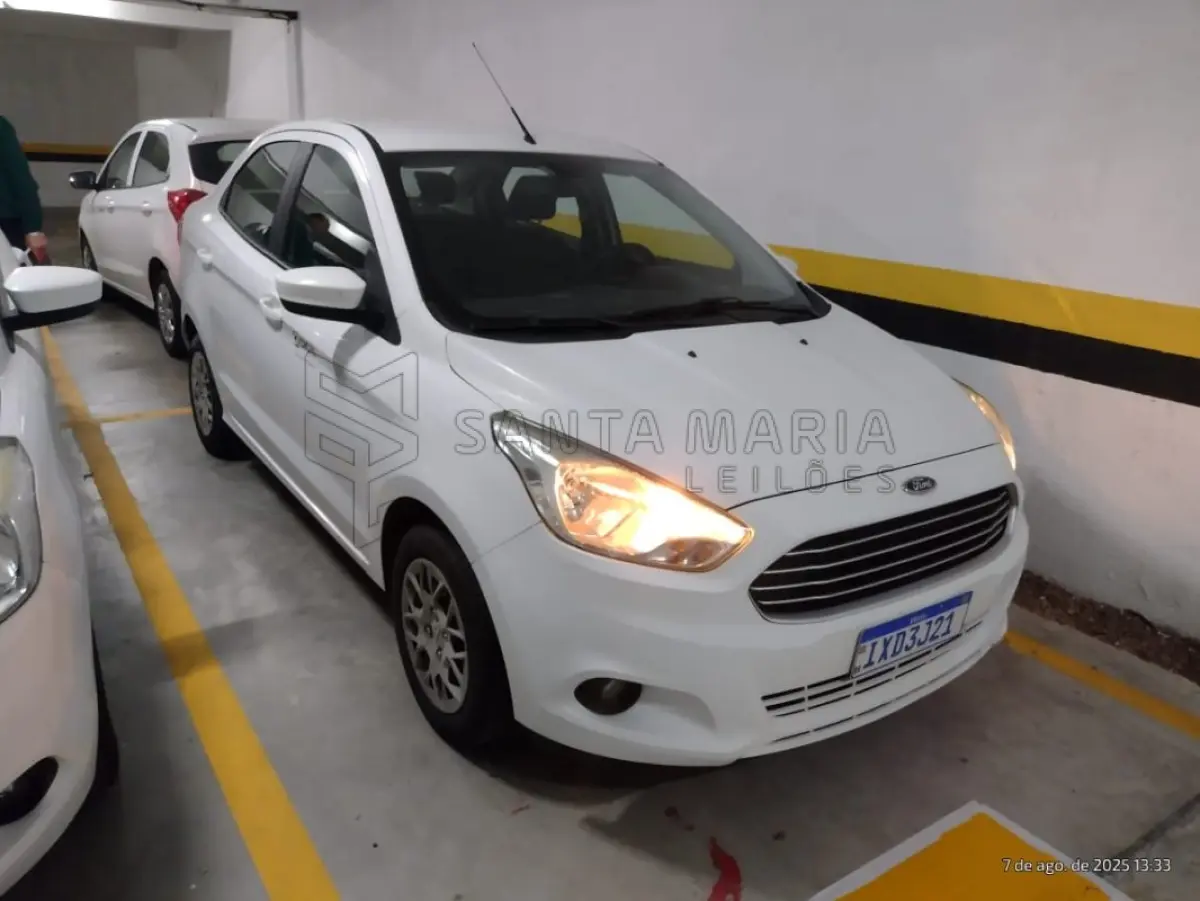 LOTE 010 - Veículo Ford Ka Sedan 1.5, 2015/2016, placas IXD3J21, 4 cilindros.