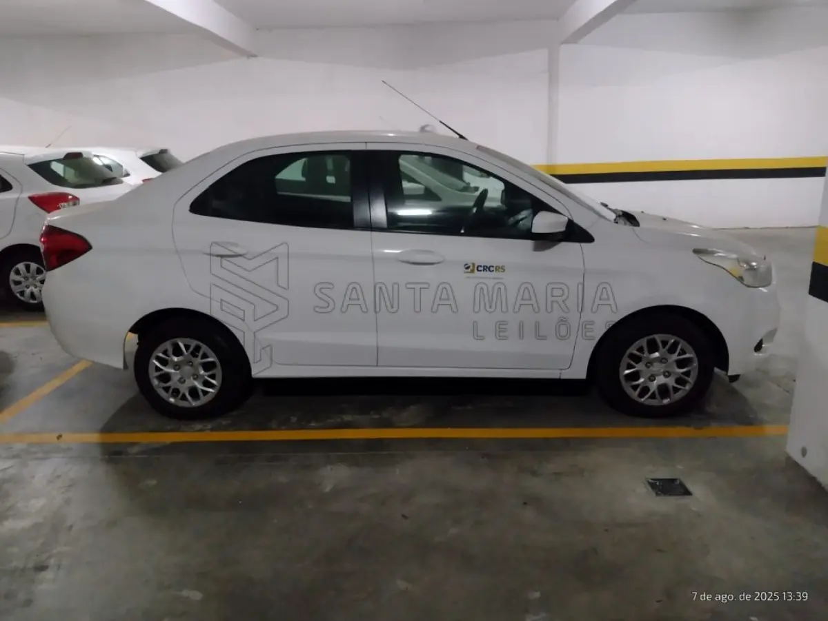 LOTE 009 - Veículo Ford Ka Sedan 1.5, 2015/2016, placas IXD3905, 4 cilindros.