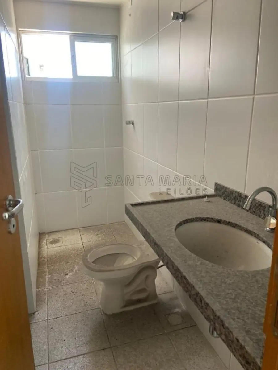 LOTE 003 - Apartamento 205 do edifício Residencial Villes De France situado à Avenida Prudente de Morais, nº 394, bairro Petrópolis em Natal/RN, e o box garagem 03, com área real privativa de 70,314, área real comum de 30,462 e área real total de 100,776 fração ideal de 0,007450 do imóvel n°25.621 do CRI de Natal/RS.