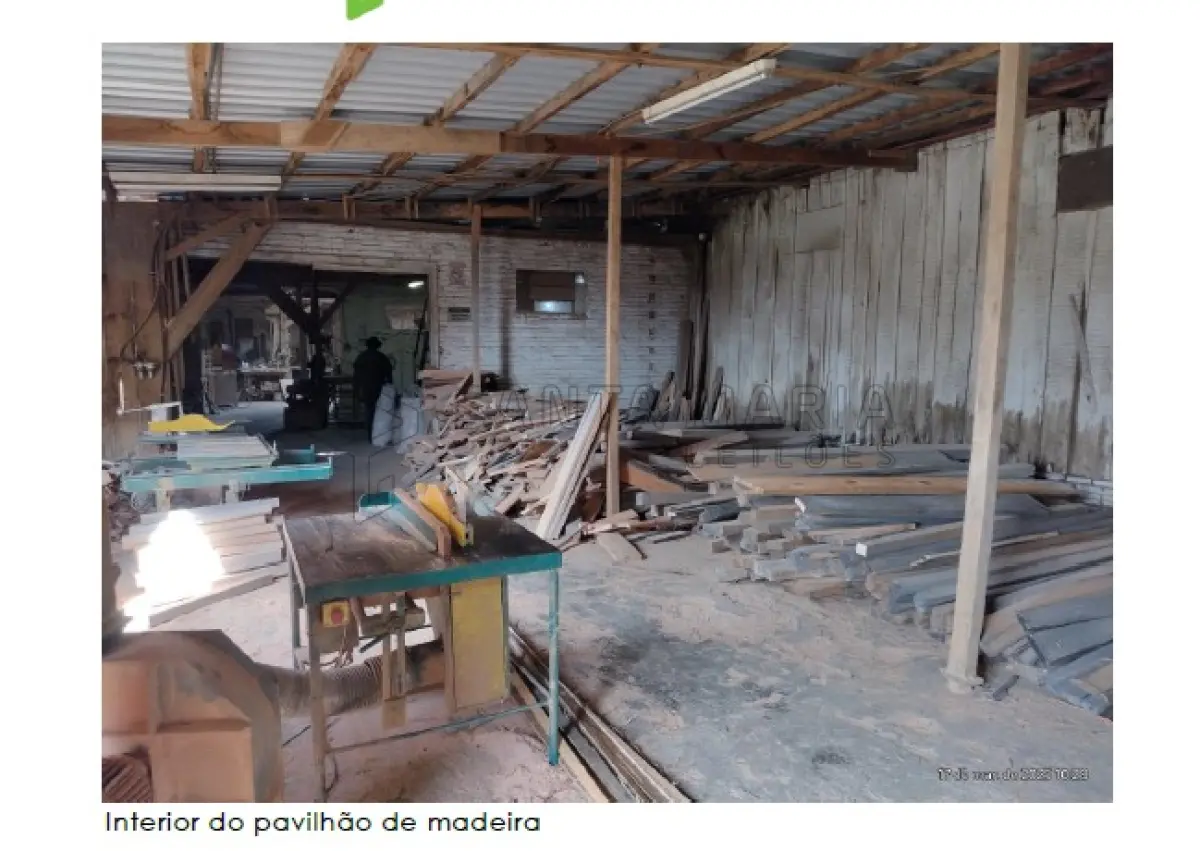 LOTE 002 - Terreno com a área de 330,00 m² na Rua Bugre Lopes em Santiago/RS, possuindo uma construção do tipo galpão industrial e parte de um depósito de resíduos, à 23m da esquina da rua Jose Chequim, no quarteirão formado pelas José Figueiredo Pinto, Bagre Lopes, José Chequim e Avenida Aparício Mariense. Matriculado sob n° 13.030 do CRI de Santiago/RS.