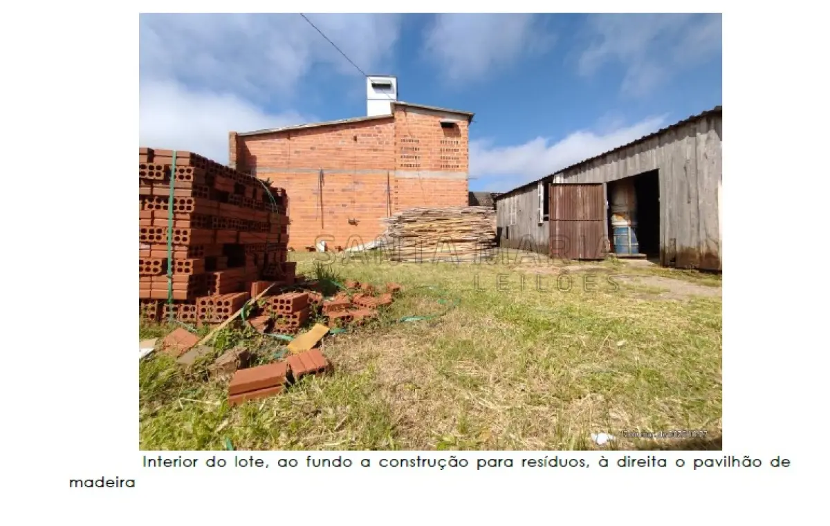 LOTE 002 - Terreno com a área de 330,00 m² na Rua Bugre Lopes em Santiago/RS, possuindo uma construção do tipo galpão industrial e parte de um depósito de resíduos, à 23m da esquina da rua Jose Chequim, no quarteirão formado pelas José Figueiredo Pinto, Bagre Lopes, José Chequim e Avenida Aparício Mariense. Matriculado sob n° 13.030 do CRI de Santiago/RS.