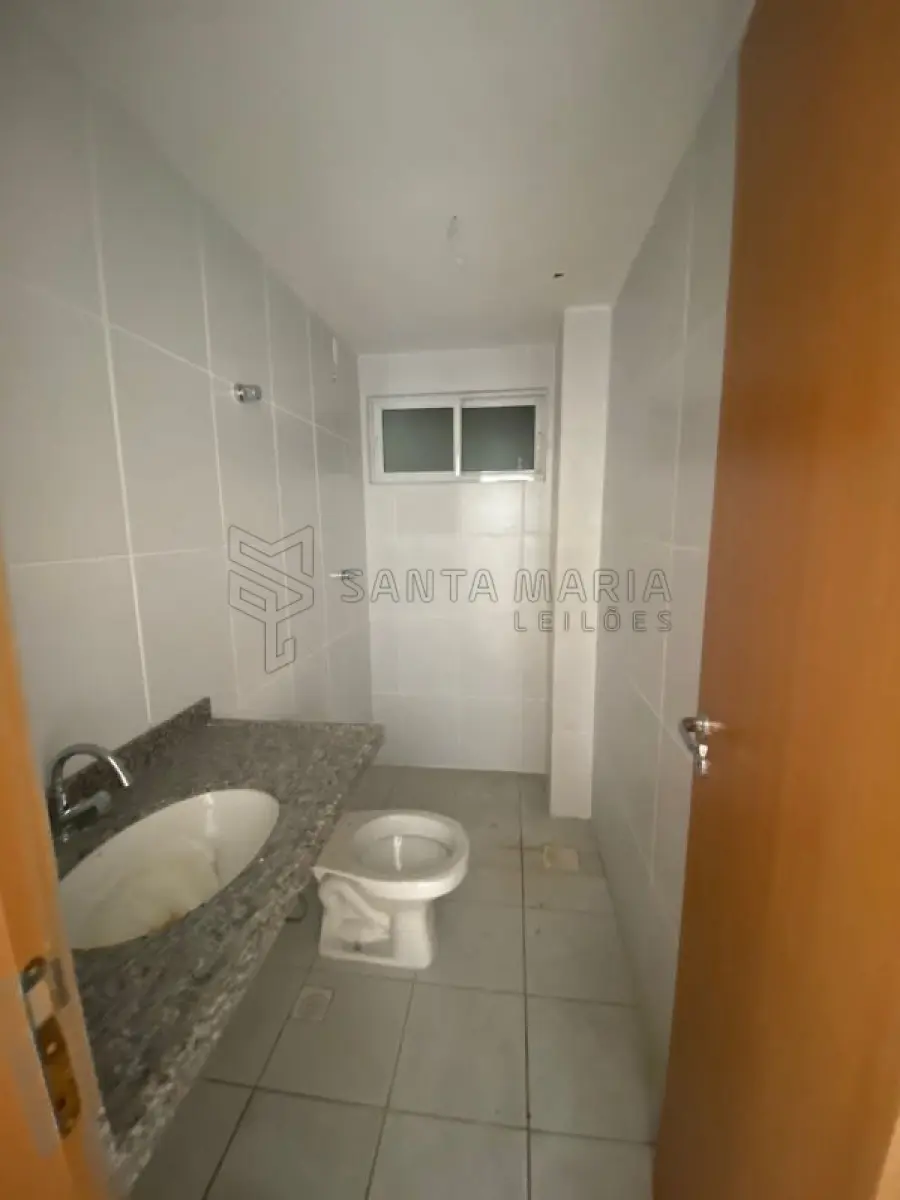 LOTE 008 - Apartamento 1404 do edifício Residencial Villes De France situado à Avenida Prudente de Morais, nº 394, bairro Petrópolis em Natal/RN, e o box garagem 49, com área real privativa de 69,672, área real comum de 30,372 e área real total de 100,045 fração ideal de 0,007428 do imóvel n°25.621 do CRI de Natal/RS.