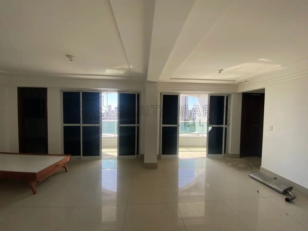 LOTE 007 - Apartamento 1301 e 1302 do edifício Residencial Villes De France situado à Avenida Prudente de Morais, nº 394, bairro Petrópolis em Natal/RN, e os boxes garagens 33 e 32, com área real privativa de 145,552, área real comum de 62,139 e área real total de 207,69 do imóvel n°25.621 do CRI de Natal/RS.