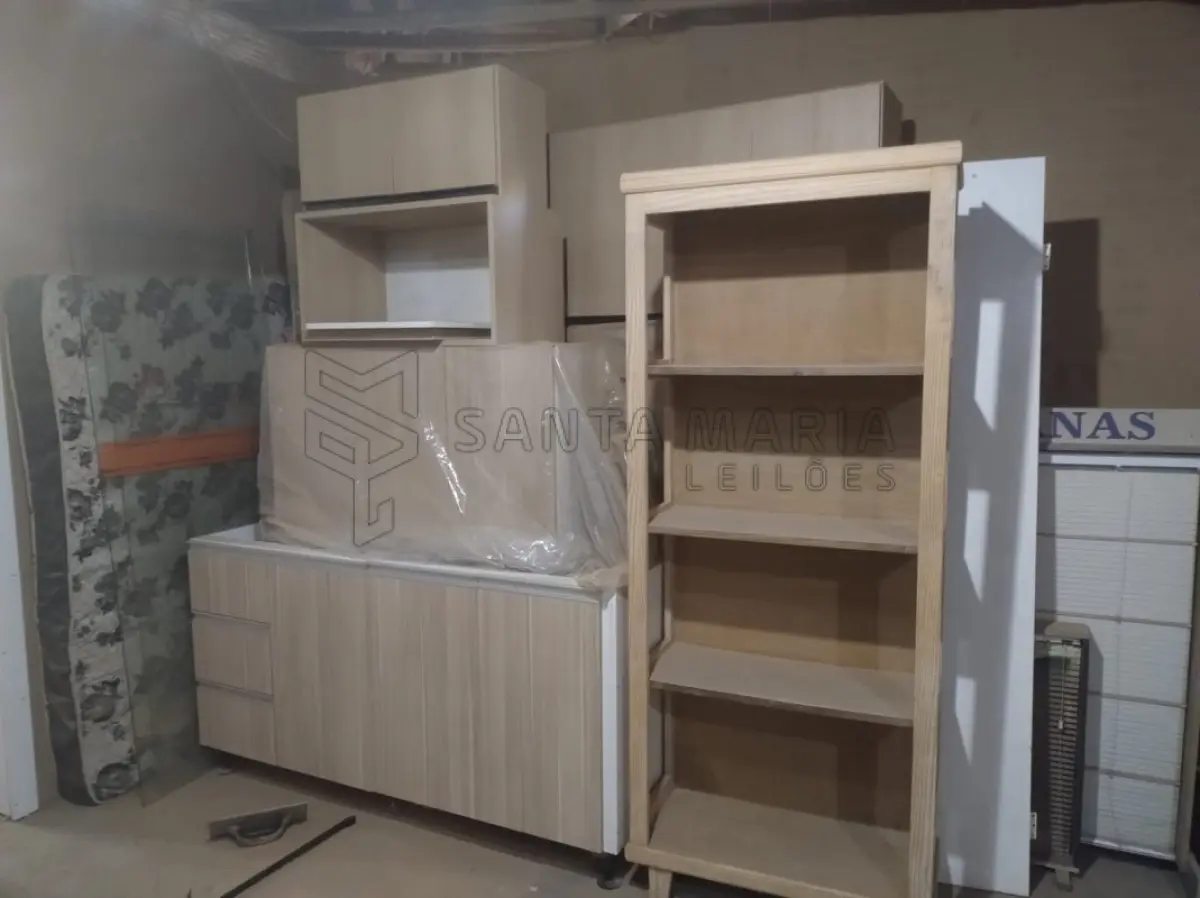 LOTE 002 - Móveis planejados de cozinha novos, aos quais encontram-se desmontados, 100% (cem por cento) MDF 18mm, corpo em MDF branco e externo em amadeirado, medidas conforme projeto em anexo e na foto.