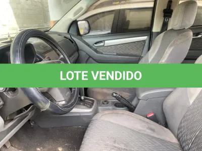 LOTE 001 - Caminhonete marca/modelo CHEVROLET/S10 LT DD4A, ano/modelo 2014/2015, placa IVY9551, RENAVAM 1021050382, cor cinza.