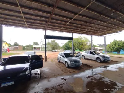 LOTE 001 - Terreno urbano com 987,19m², contendo um prédio de alvenaria com área de 158,50m e uma  área coberta, medindo 233,08m², perfazendo uma área total construída de 391,58m², localizado na Rua  Prudente Domingues esquina com a Rua Manoel Ribas em Cacequi/RS. Matriculado sob n°6.723 do CRI de Cacequi/RS.