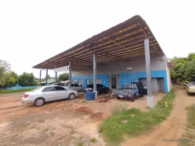 LOTE 001 - Terreno urbano com 987,19m², contendo um prédio de alvenaria com área de 158,50m e uma  área coberta, medindo 233,08m², perfazendo uma área total construída de 391,58m², localizado na Rua  Prudente Domingues esquina com a Rua Manoel Ribas em Cacequi/RS. Matriculado sob n°6.723 do CRI de Cacequi/RS.