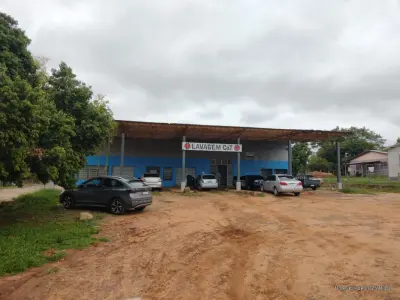 LOTE 001 - Terreno urbano com 987,19m², contendo um prédio de alvenaria com área de 158,50m e uma  área coberta, medindo 233,08m², perfazendo uma área total construída de 391,58m², localizado na Rua  Prudente Domingues esquina com a Rua Manoel Ribas em Cacequi/RS. Matriculado sob n°6.723 do CRI de Cacequi/RS.