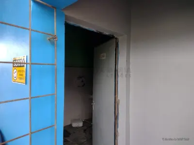 LOTE 001 - Terreno urbano com 987,19m², contendo um prédio de alvenaria com área de 158,50m e uma  área coberta, medindo 233,08m², perfazendo uma área total construída de 391,58m², localizado na Rua  Prudente Domingues esquina com a Rua Manoel Ribas em Cacequi/RS. Matriculado sob n°6.723 do CRI de Cacequi/RS.