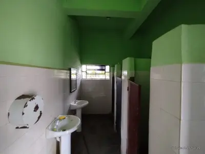 LOTE 001 - Terreno urbano com 987,19m², contendo um prédio de alvenaria com área de 158,50m e uma  área coberta, medindo 233,08m², perfazendo uma área total construída de 391,58m², localizado na Rua  Prudente Domingues esquina com a Rua Manoel Ribas em Cacequi/RS. Matriculado sob n°6.723 do CRI de Cacequi/RS.