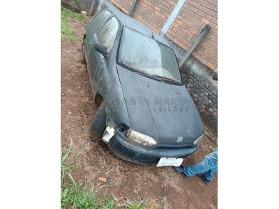LOTE 000 - Veículo marca/modelo FIAT/PALIO YOUNG, duas portas, cor azul, ano/modelo 2001/2002, placa IKM4966, RENAVAM 775662607, com avarias na lataria.