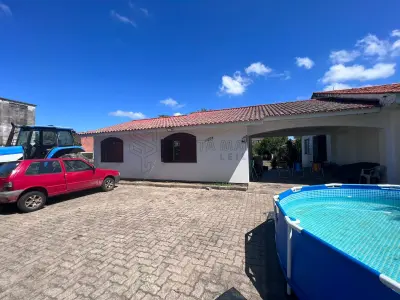 LOTE 001 - Um terreno com aproximadamente 2.700m², localizado no bairro Camobi em Santa Maria/RS, designado pelo Lote 1A, com frente para RST 287, onde encontra-se construído um pavilhão em alvenaria, com aproximadamente 280m² e um escritório/casa moradia com aproximadamente 60m². Matriculado sob nº 96.474 do CRI de Santa Maria/RS. Localização do bem: BR 287, nº 8503, Santa Maria – RS.