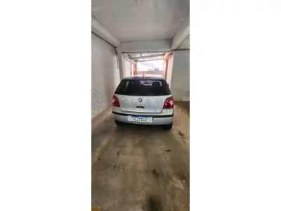 LOTE 001 - Veículo VW/POLO 1.6, ano/modelo 2004/2004, placas ALZ7C48, RENAVAM 834474700, na cor prata.
