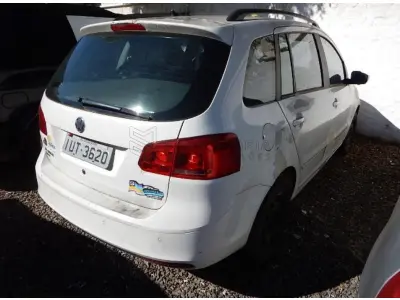 LOTE 001 - Veículo VW/SPACEFOX TREND GII, ano/modelo 2013/2014, placas IUT3620, RENAVAM 569731844, na cor branca.