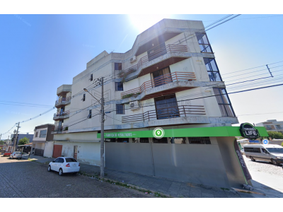 LOTE 001 - Apartamento 301, localizado na Rua Francisco Antônio de Vargas, nº180 em São Sepé, situado no quarto pavimento, de frente à direita de quem olhar da Rua Francisco Antônio de Vargas para o prédio denominado ‘’Edifício Verona’’, com a área privativa real de 107,96m² e área total real de 115,5464m², correspondendo-lhe uma parte ideal nas áreas e coisas de uso comum e no terreno representada pela fração de 0,128351, ou seja, 36,8367m². Matriculado sob nº 14.155 do CRI de São Sepé/RS. O imóvel é dividido em: 1 sala estar/jantar, 3 dormitórios, 2 banheiros, cozinha e área de serviço. O imovel possui débito de condominio no valor de R$11.000,00 a cargo do arrematante.