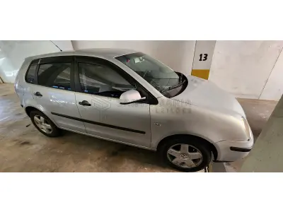LOTE 001 - Veículo VW/POLO 1.6, ano/modelo 2004/2004, placas ALZ7C48, RENAVAM 834474700, na cor prata.