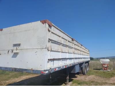 LOTE 001 - Carreta SR/RANDON, ano/modelo 1986/1986, placas IGQ1129, RENAVAM 570635470, na cor branca.