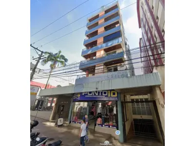 LOTE 001 - Apartamento 201, localizado no 1º andar do Edifício Notre Dame, à rua Venâncio Aires, n°2.008 em Santa Maria/RS, com área privativa de 132,21m², área total de 197,39m² e fração ideal equivalente a 0,04615 no terreno e coisas de uso comum. Matriculado sob n° 92.514 do CRI de Santa Maria/RS. E, o Box 24, localizado no subsolo do Edifício Notre Dame, com área privativa de 12,37m², área total de 15,41m² e fração equivalente a 0,00216 no terreno e coisas de uso comum. Matriculado sob n° 92.511 do CRI de Santa Maria/RS.
