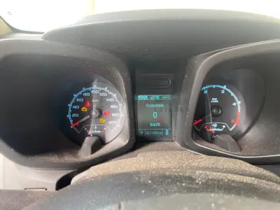 LOTE 001 - Caminhonete marca/modelo CHEVROLET/S10 LT DD4A, ano/modelo 2014/2015, placa IVY9551, RENAVAM 1021050382, cor cinza.