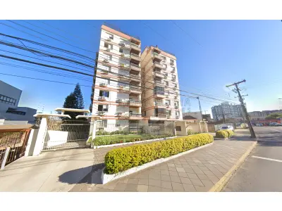 LOTE 001 - Apartamento 610 do Residencial Dores, especificado no Registro 2 da matricula n° 74.838, situado à Avenida Nossa Senhora das Dores, sob n°43 em Santa Maria/RS, com área privativa de 117,1200m², área total de 167,717m², correspondendo-lhe a fração ideal de 0,013952 no terreno e nas coisas de uso comum. Não foi realizado os acabamentos de pintura interna (gesso, massa corrida e pintura), não foi completamente feita a instalação de todo o piso do apartamento, bem como de azulejos e louças nos banheiros, o acabamento das tomadas e interruptores também não foi concluído, na cozinha está faltando o acabamento elétrico, conforme auto de penhora.