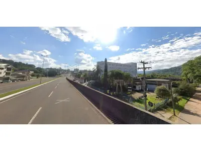 LOTE 001 - Terreno com aproximadamente 3.940m² com mais de 1.500m² de área construída em Santa Maria/RS.