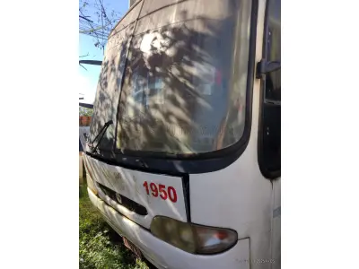 LOTE 006 - Ônibus M.BENZ/COMIL CAMPIONE R, ano/modelo 1998/1999, placas IIU7411, RENAVAM 715501208, na cor branca, situação: ruim/motor.