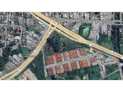 LOTE 001 - Apartamento nº107, localizado no térreo do bloco G-2 do Condomínio Horizontal Arco Verde em Santa Maria/RS, possuindo 1 dormitório, sala, cozinha e banheiro, com área privativa de 39,3100m² e a área total de 40,2500m². Matriculado sob nº 80.499 do CRI de Santa Maria/RS. E, uma Vaga de Estacionamento nº 634 com cobertura, do Condomínio Horizontal Arco Verde em Santa Maria/RS, com área privativa de 2,7286m² e a área total de 10,9147m². Matriculado sob nº 81.431 do CRI de Santa Maria/RS.