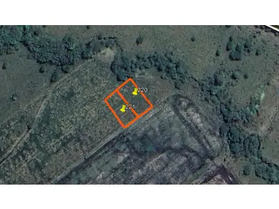 LOTE 002 - Um terreno na Rua Professor Raymundo Luiz Marinho Carvalho, designado pelo nº 220 da quadra 15, da área ‘’S-1’’, com a área de 442,50m², situado no Bairro Balneário Caverá, do lado par da numeração, distante 15m50 da esquina com a Avenida Avelino Cassol, com as seguintes medidas e confrontações: 15m00 ao Norte, com o terreno nº232; 15m00 ao Sul, com a Rua Professor Raymundo Luiz Marinho Carvalho; 29m50 ao Leste, com o terreno nº 219; 29m50 ao Oeste, com o terreno nº221, localizado no quarteirão formado pelas seguintes ruas: Norte, Avenida Tenente Alencastro Goulart Flores; Sul, Rua Professor Raymundo Luiz Marinho Carvalho; Nordeste, Avenida Avelino Cassol; e, Oeste, Rua José Soares Oliveira. Matriculado sob n° 36.448 do CRI de Alegrete/RS.