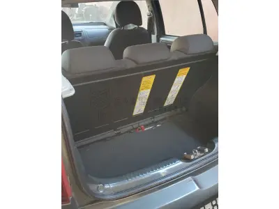LOTE 001 - Veículo VW/FOX 1.6 PRIME GII, ano/modelo 2012/2013, placas ITW8935, RENAVAM 501724460, na cor cinza, sem estar funcionando em razão da bomba do radiador estar quebrada.
