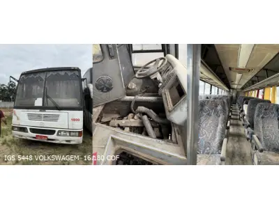 LOTE 003 - 6 ônibus e 1 motoneta: 1º MBENZ/MPOLO PARADISO LDR, ano/modelo 2003/2003, placas ILV7C82, situação: rodando.  2º VW/16.180 CO, ano/modelo 1997/1997, placas IGS5448, situação: não roda. 3º M.BENZ/COMIL CAMPIONE R, ano/modelo 1998/1998, placas IIU7417, situação: não roda. 4º MBENZ/BUSSCAR VIS BUSS R, ano/modelo 1999/1999, placas IJJ1G53, situação: não roda. 5º VW/COMIL CAMPIONE R, ano/modelo 2010/2010, placas IRV9951, situação: não roda. 6º VW/MPOLO PARADISO R, ano/modelo 2005/2005, placas IMR9863, situação: não roda. Motoneta HONDA/C100 BIZ, ano/modelo 2002/2002, placas IKN3451.