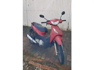 LOTE 001 - Motoneta HONDA/BIZ 125 MAIS, ano/modelo 2007/2008, placa IOG6581, RENAVAM 942023048, na cor vermelha.
