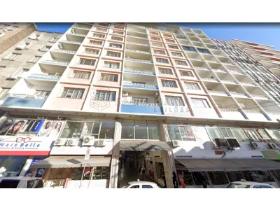 LOTE 001 - Nua propriedade do apartamento 49-B no 4º andar do Edifício Galeria do Comércio, localizado na Rua Venâncio Aires, n° 1831 em Santa Maria/RS, com área útil de 90,40m², correspondendo-lhe a fração ideal decimal de 0,07266 por cento no terreno e o coeficiente de 1,1734 na área de uso comum e indivisíveis do edifício. Matriculado sob nº 57.291 do CRI de Santa Maria/RS.