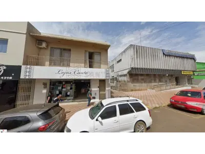 LOTE 001 - Loja n° 01 do Edifício Zahran, localizada na Rua Barão do Rio Branco, n°482 em Júlio de Castilhos/RS, com a área privativa de 181,16m², área de uso comum de 13,91m², área total construída de 195,07m², participando com uma fração ideal no terreno e nas coisas comuns de 0,44882, equivalente a uma cota ideal de 146,99m² e, vinculado a ela, um subsolo com 33,96m² de área privativa, 2,40m² de área de uso comum, com 36,36m² de área total, cabendo-lhe uma fração ideal no terreno e coisas comuns de 0,08366, equivalente a uma cota ideal de 27,40m². Matriculada sob n°10.860 do CRI de Júlio de Castilhos/RS.