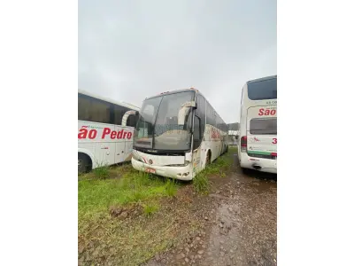 LOTE 007 - Ônibus VW/MPOLO PARADISO R, ano/modelo 2005/2005, placas IOF0930, RENAVAM 939121409, na cor branca, situação: ruim - motor, caixa e diferencial.