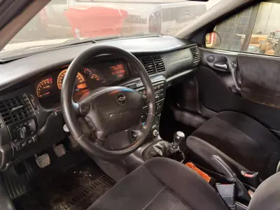 LOTE 001 - Veículo GM/VECTRA COLLECTION, ano/modelo 2005/2005, placas MIG1139, RENAVAM 854275622, na cor cinza.