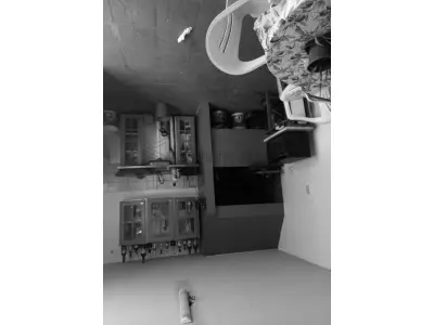 LOTE 001 - Casa de alvenaria na Rua Vereador Adolfo Souto Correia, n° 704 em Alegrete/RS e o respectivo terreno com as seguintes medidas e confrontações: 36m ao Norte, com o imóvel de propriedade de Máximo Edson Pinto Vilaverde; 35m ao Sul, com o imóvel de propriedade de Marileuza da Silva Vilaverde; 10m ao Leste, com imóvel de propriedade de Rui de Paula Souza; 10m ao Oeste, com a Rua Vereador Adolfo Souto Correia. Matriculado sob n° 12.280 do CRI de Alegrete/RS.