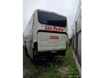 LOTE 007 - Ônibus VW/MPOLO PARADISO R, ano/modelo 2005/2005, placas IOF0930, RENAVAM 939121409, na cor branca, situação: ruim - motor, caixa e diferencial.